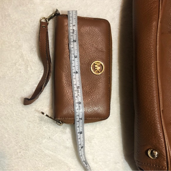 Michael kors bag and wallet - Picture 5 of 7